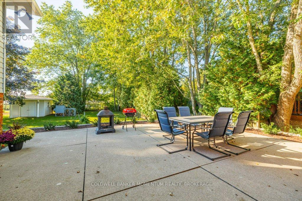 738 Welland Road, Pelham (Fenwick), Ontario  L0S 1C0 - Photo 37 - X12442962