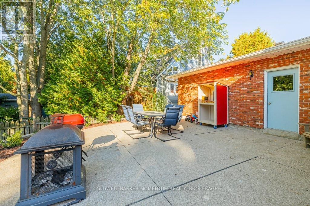 738 Welland Road, Pelham (Fenwick), Ontario  L0S 1C0 - Photo 38 - X12442962