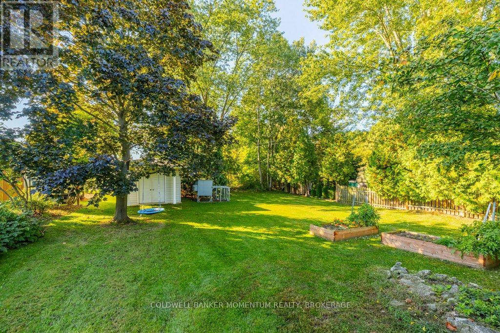 738 Welland Road, Pelham (Fenwick), Ontario  L0S 1C0 - Photo 40 - X12442962