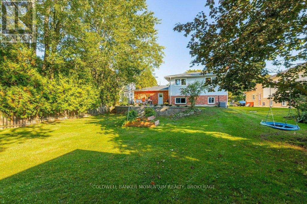 738 Welland Road, Pelham (Fenwick), Ontario  L0S 1C0 - Photo 41 - X12442962