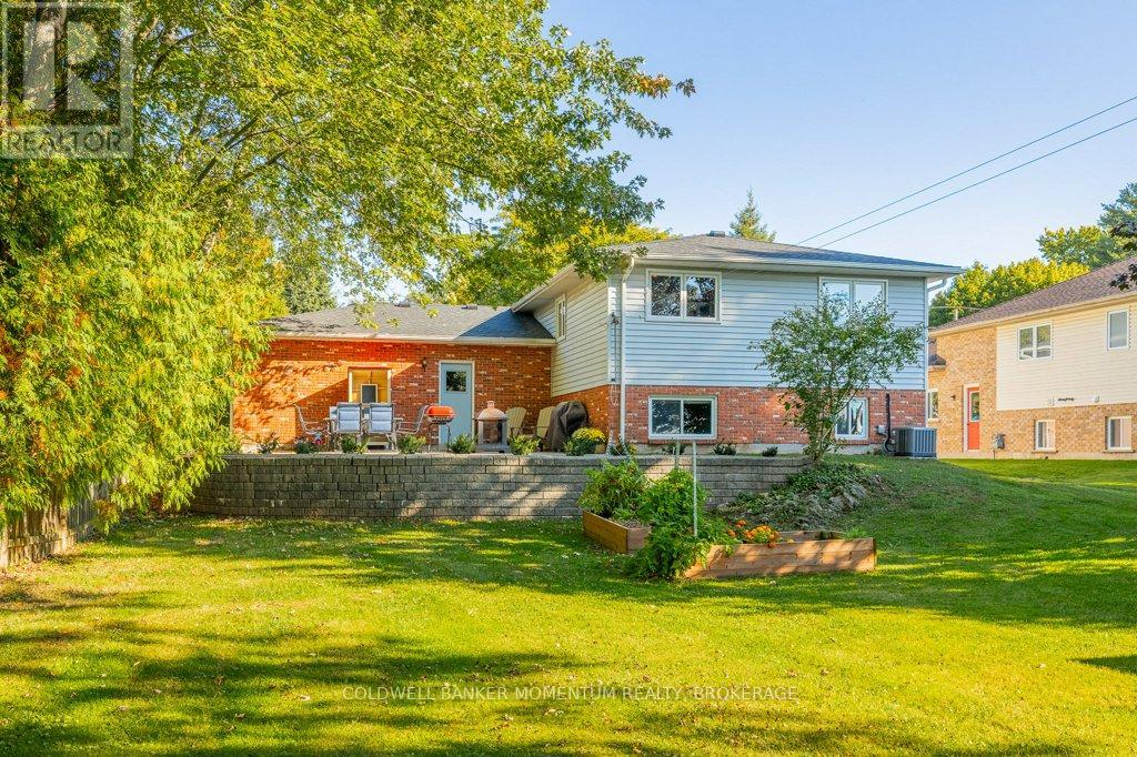 738 Welland Road, Pelham (Fenwick), Ontario  L0S 1C0 - Photo 43 - X12442962