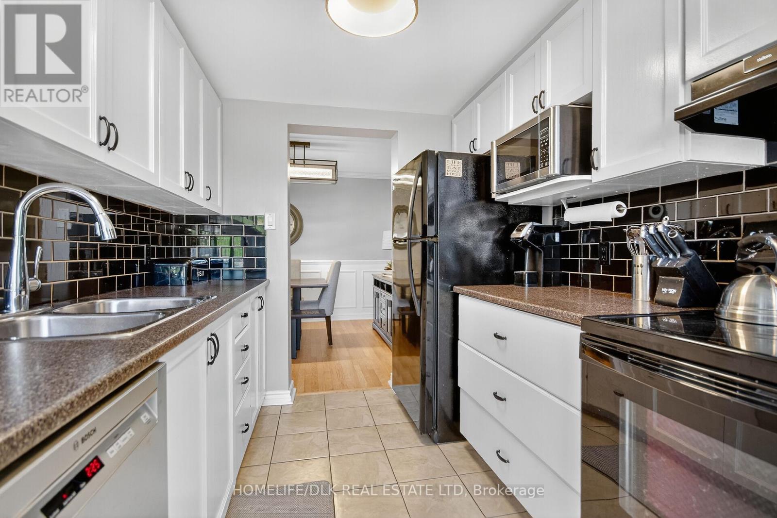 108 Landover Crescent, Ottawa, Ontario  K2M 2W4 - Photo 4 - X12442169