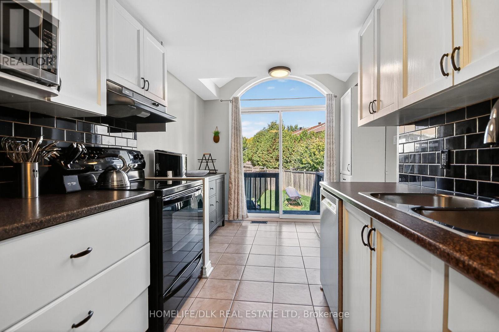 108 Landover Crescent, Ottawa, Ontario  K2M 2W4 - Photo 5 - X12442169