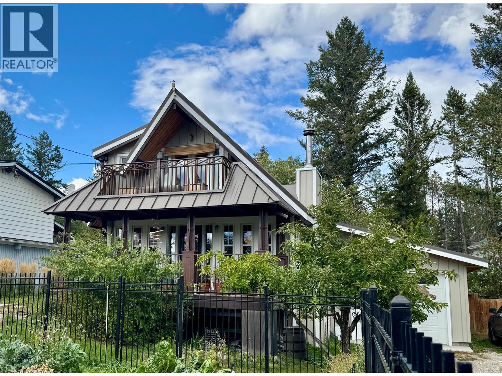 1738 9TH Avenue, invermere, British Columbia