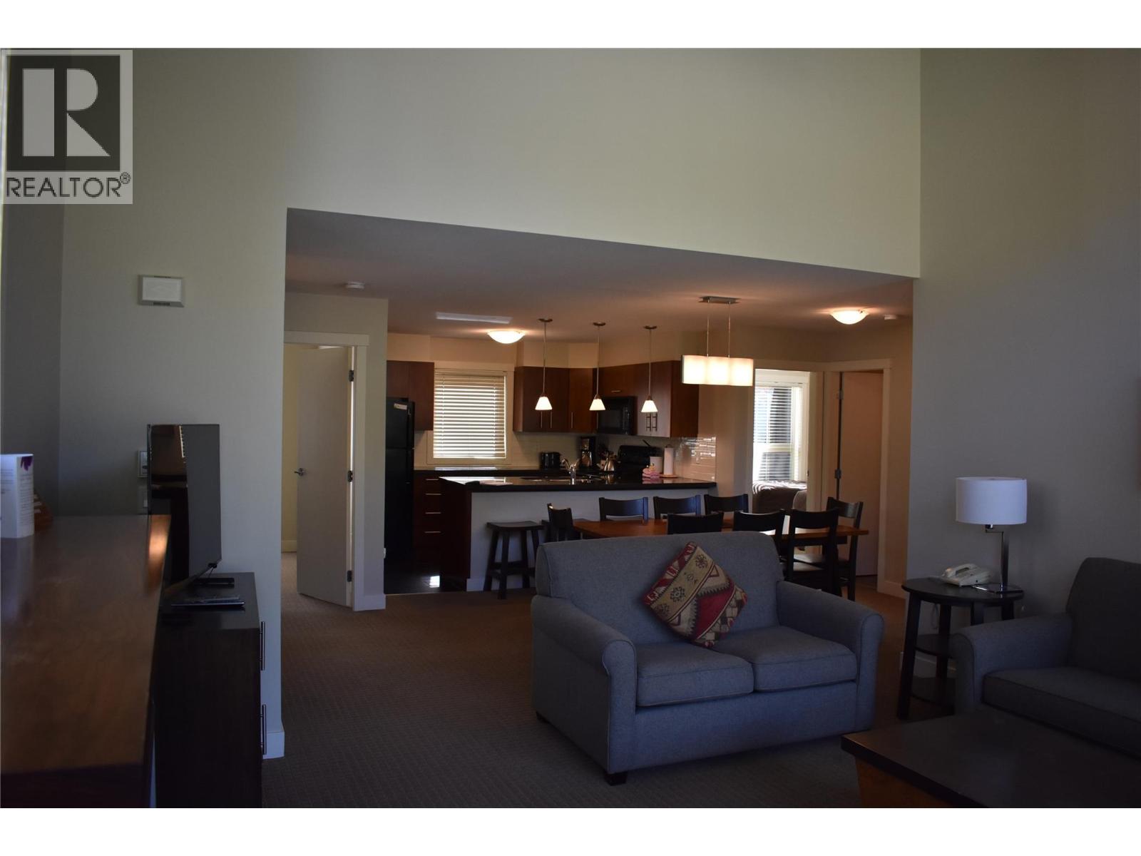 2049 Summit Drive Unit# 422 C, panorama, British Columbia