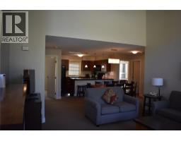 2049 Summit Drive Unit# 422 C, panorama, British Columbia