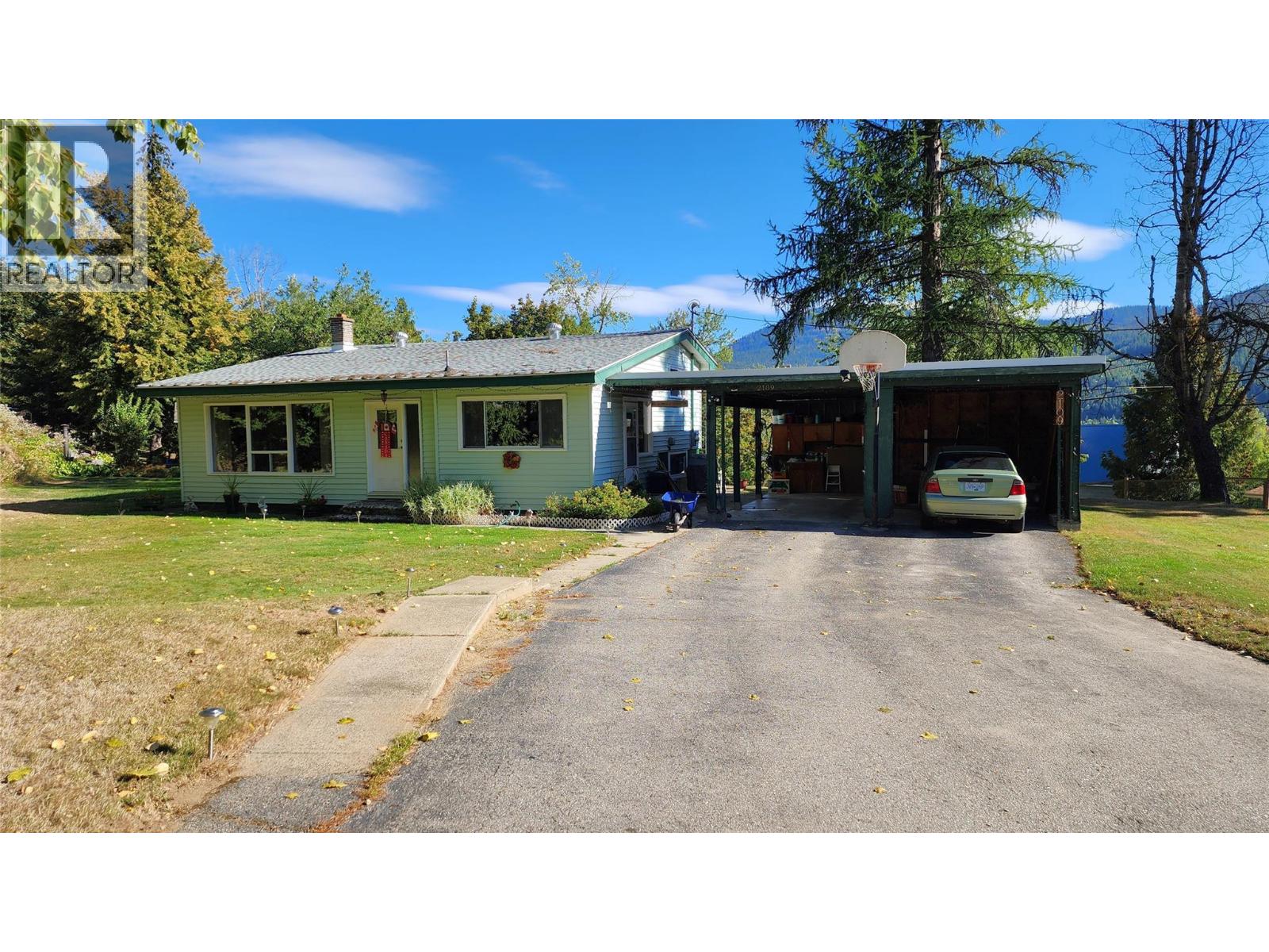 2109 Thompson Avenue, Rossland, British Columbia  V0G 1Y0 - Photo 1 - 10364351