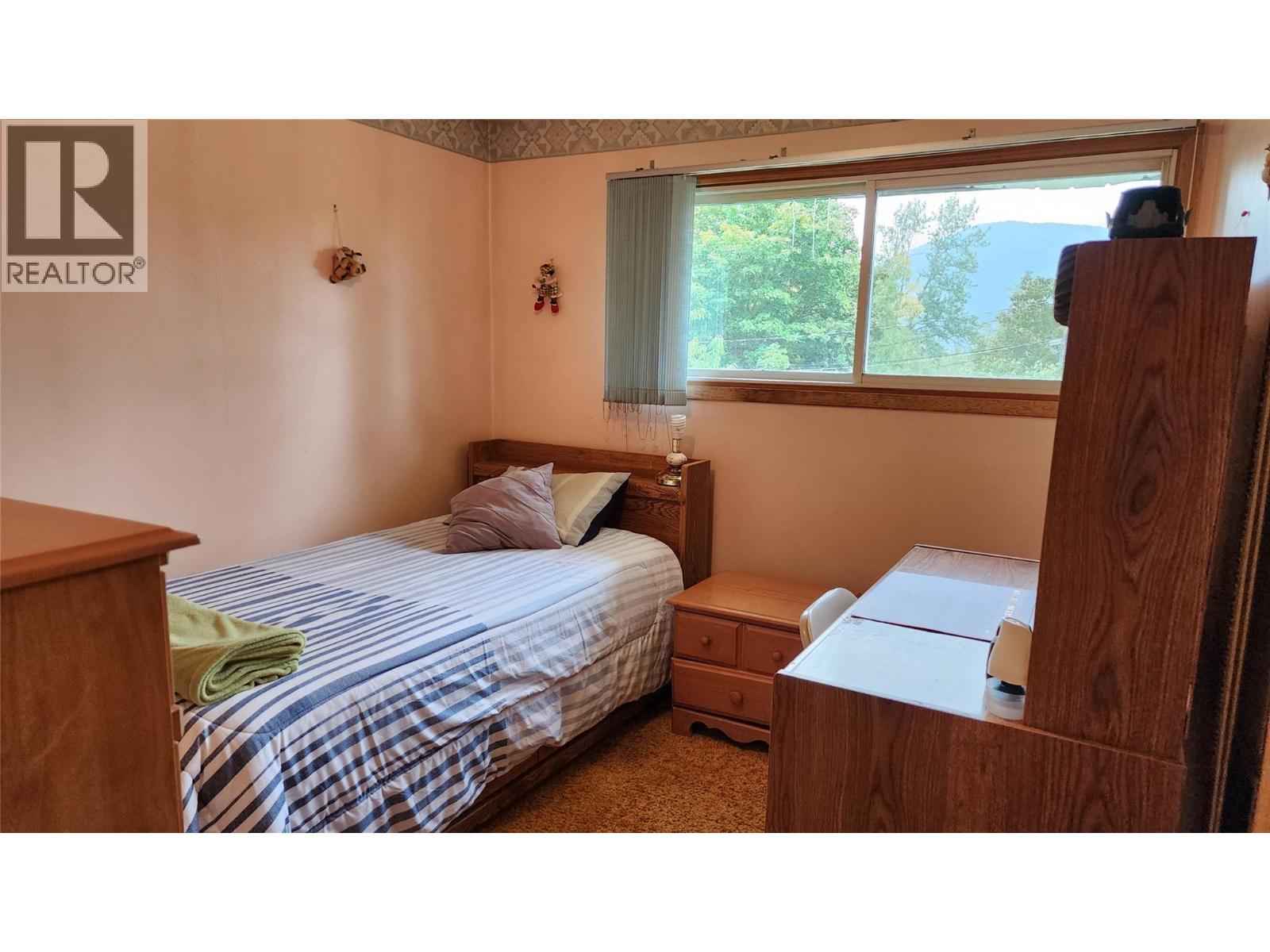2109 Thompson Avenue, Rossland, British Columbia  V0G 1Y0 - Photo 11 - 10364351