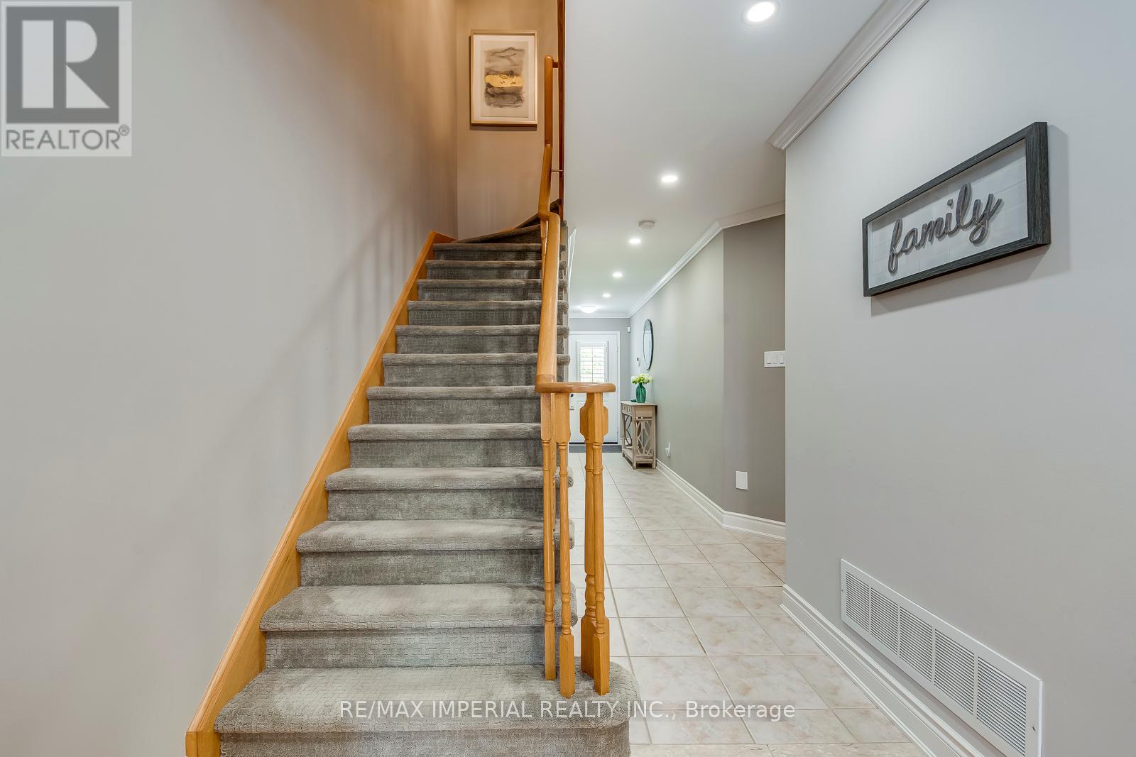 2182 Oakpoint Road, Oakville, Ontario  L6M 3N4 - Photo 24 - W12366933