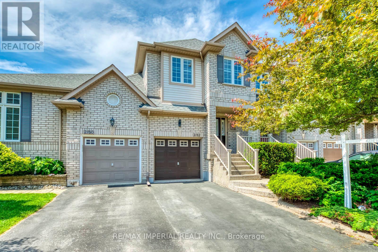 2182 Oakpoint Road, Oakville, Ontario  L6M 3N4 - Photo 1 - W12366933