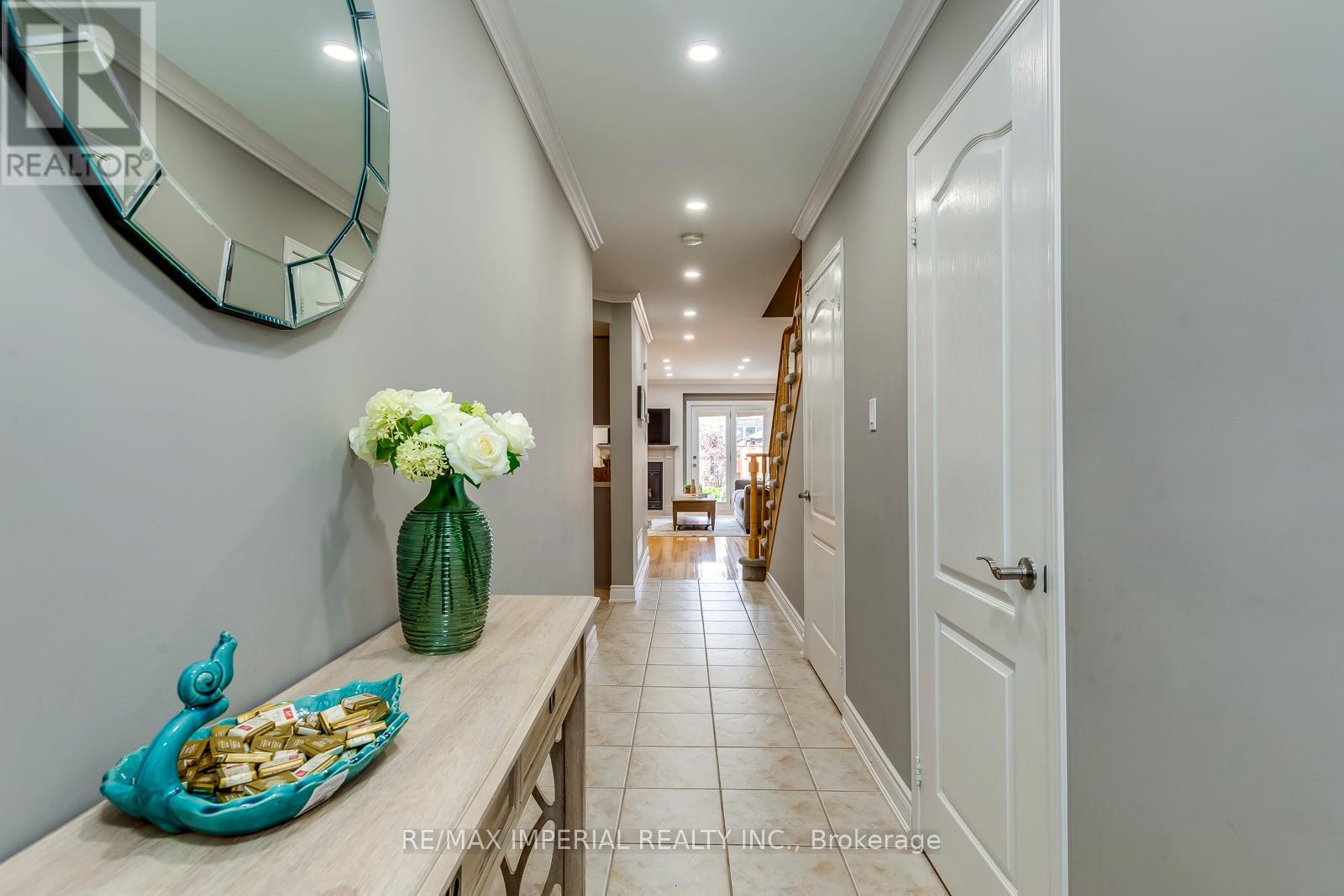 2182 Oakpoint Road, Oakville, Ontario  L6M 3N4 - Photo 7 - W12366933