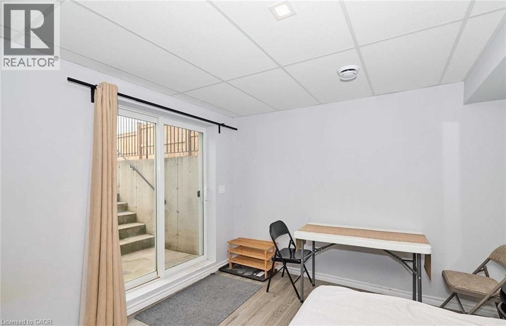 6045 Ernest Crescent Unit# Bsmt, Niagara Falls, Ontario  L2H 0H9 - Photo 3 - 40775869