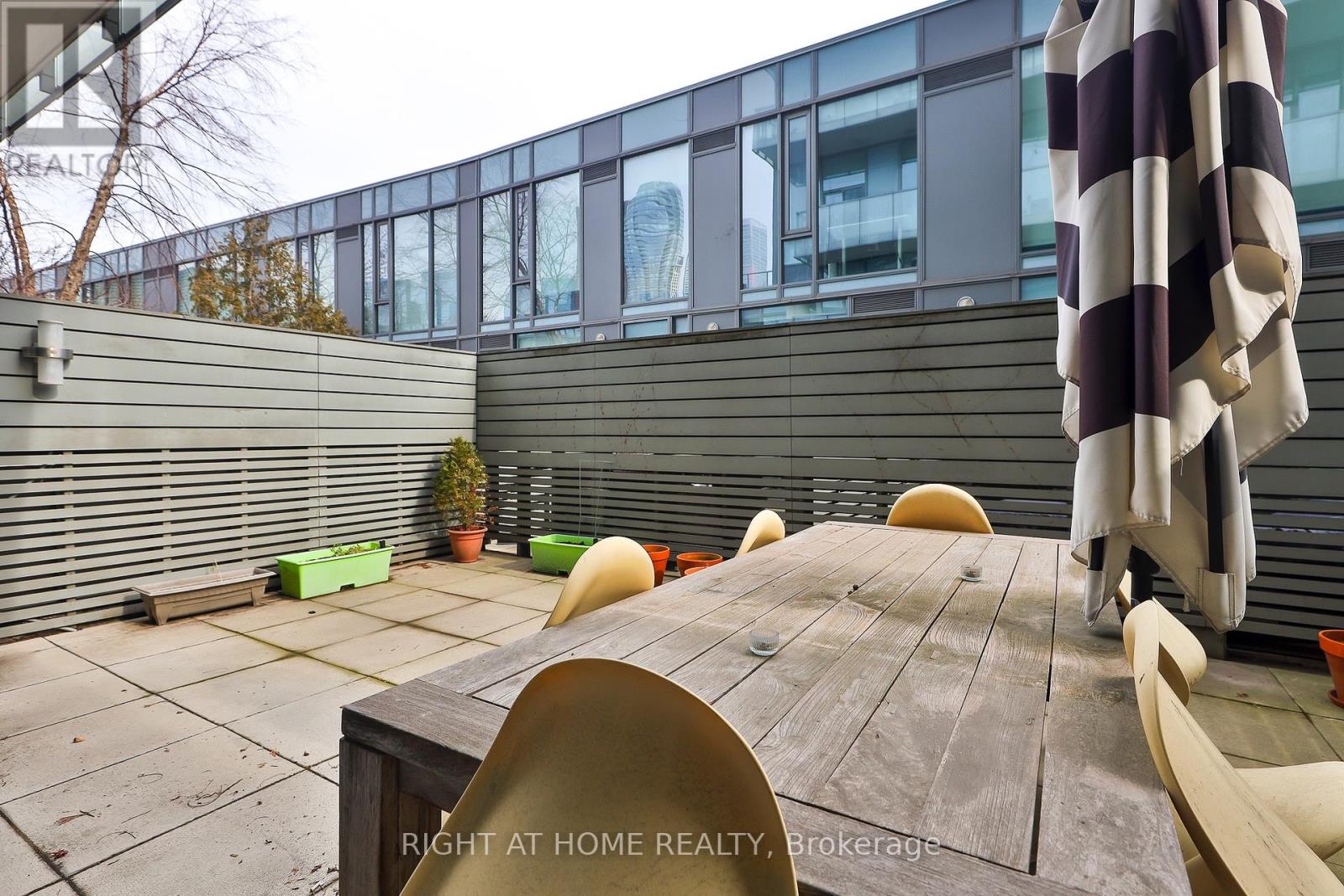 625 - 1 Market Street, Toronto, Ontario  M5E 0A2 - Photo 12 - C12442860
