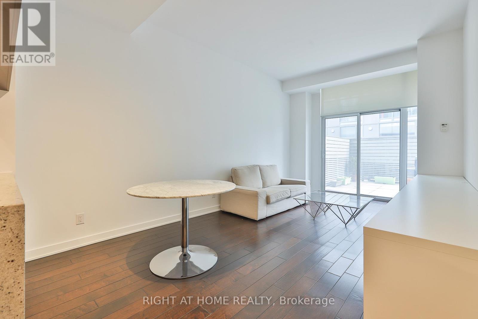 625 - 1 Market Street, Toronto, Ontario  M5E 0A2 - Photo 3 - C12442860