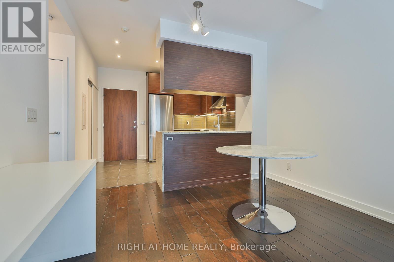 625 - 1 Market Street, Toronto, Ontario  M5E 0A2 - Photo 5 - C12442860