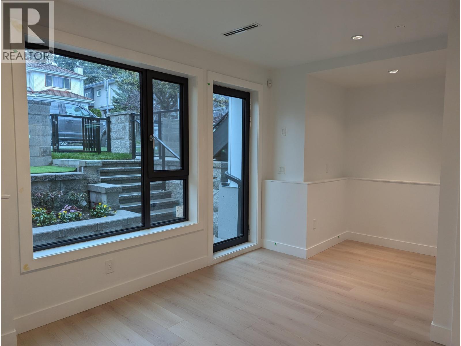 2 262 E 65th Avenue, Vancouver, British Columbia  V5X 2P4 - Photo 3 - R3052434