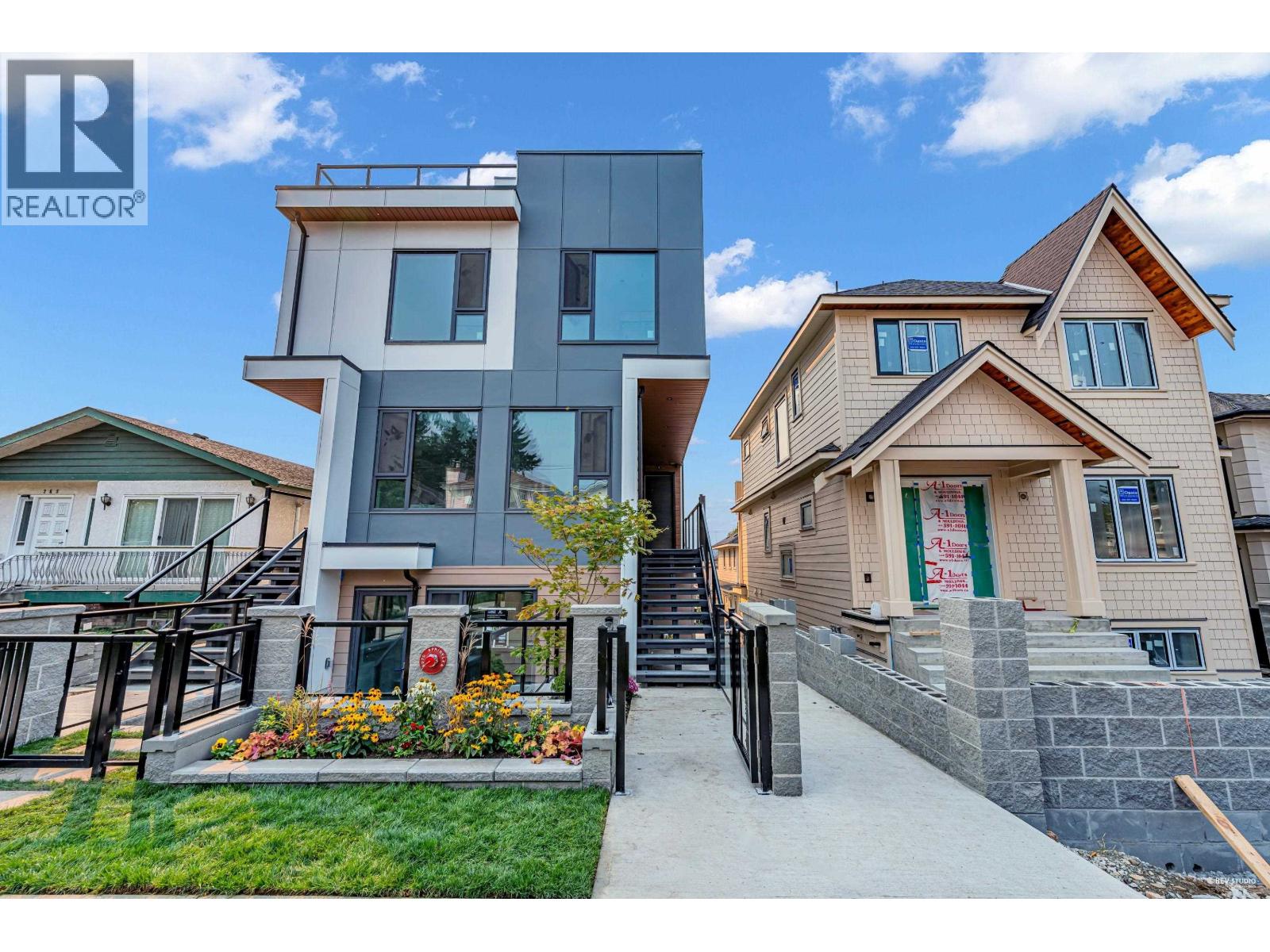 2 262 E 65th Avenue, Vancouver, British Columbia  V5X 2P4 - Photo 1 - R3052434