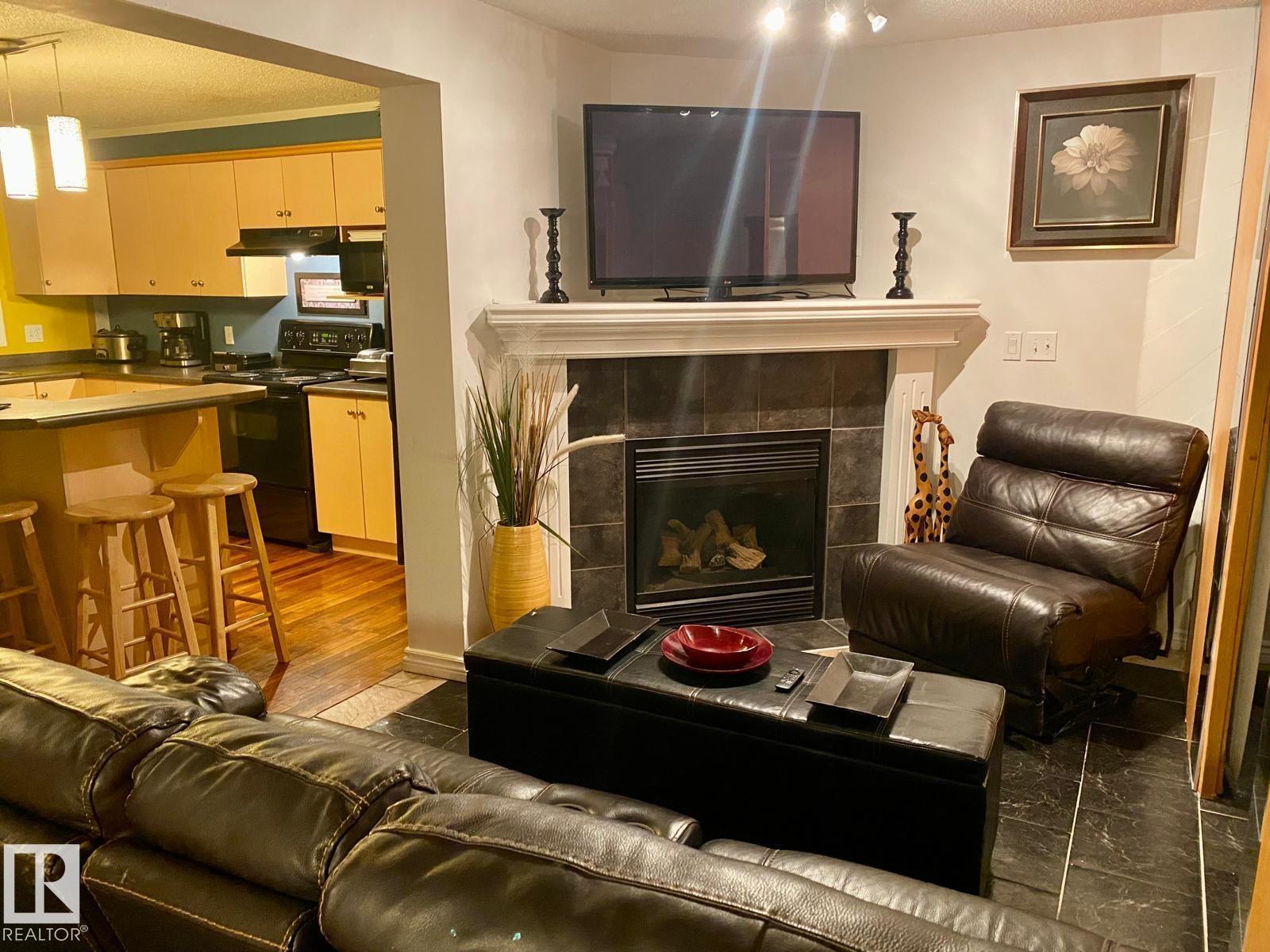 7905 12 Av Sw, Edmonton, Alberta  T6X 1E8 - Photo 3 - E4460646