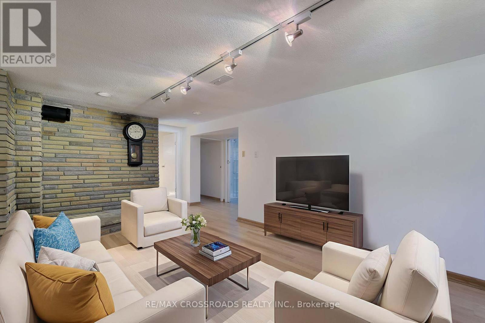 37 Avis Crescent, Toronto (O'connor-Parkview), Ontario  M4B 1B8 - Photo 24 - E12442855