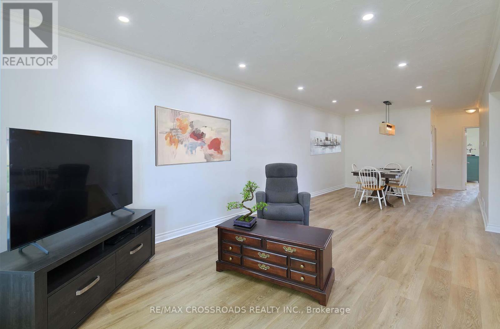 37 Avis Crescent, Toronto (O'connor-Parkview), Ontario  M4B 1B8 - Photo 7 - E12442855