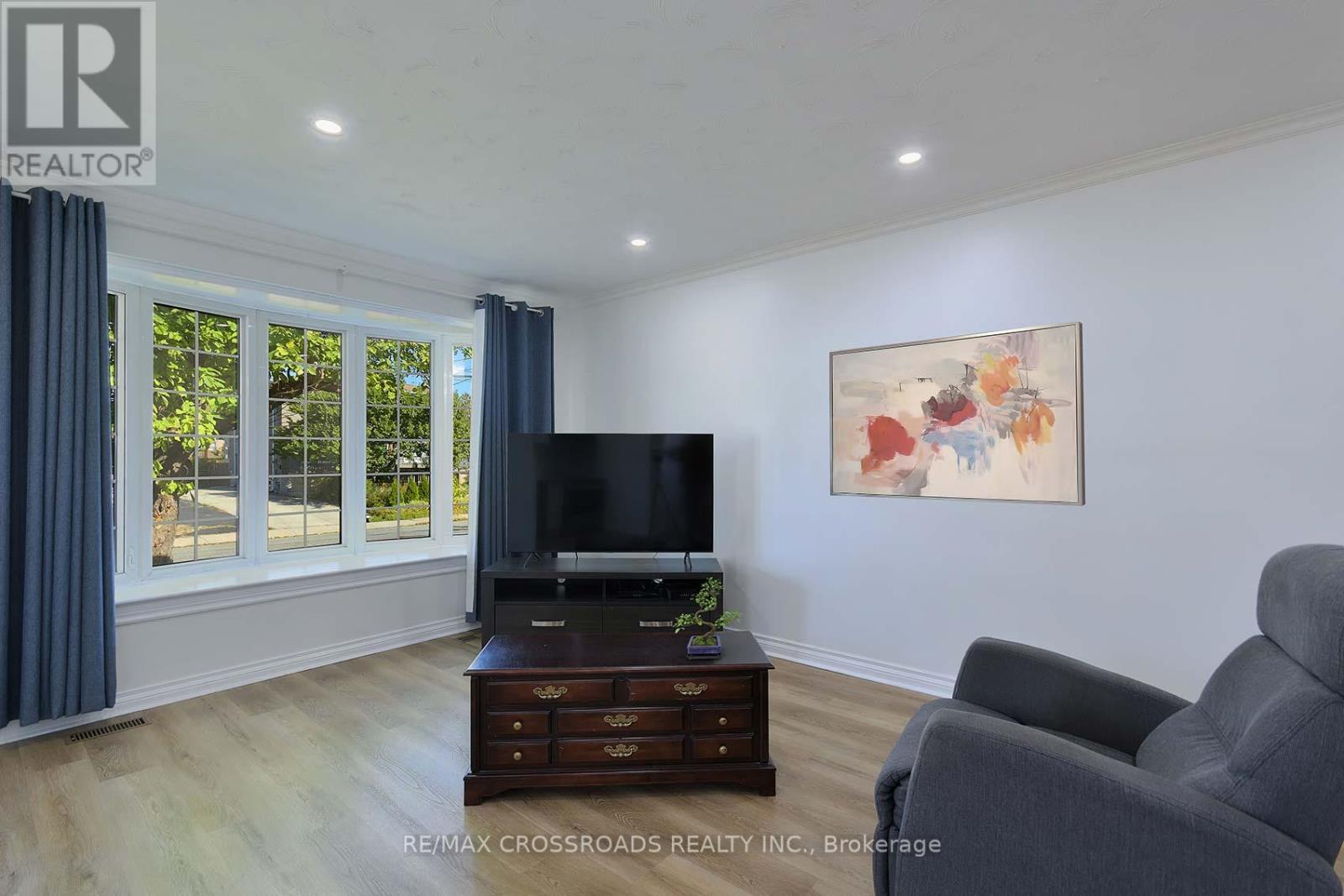 37 Avis Crescent, Toronto (O'connor-Parkview), Ontario  M4B 1B8 - Photo 8 - E12442855