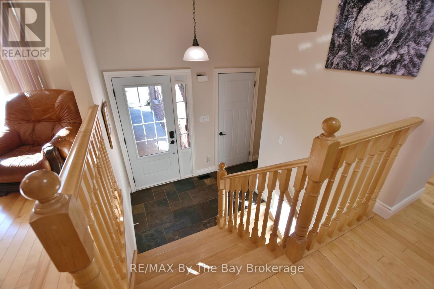 60 Caribou Trail, Wasaga Beach, Ontario  L9Z 1H4 - Photo 7 - S12442297
