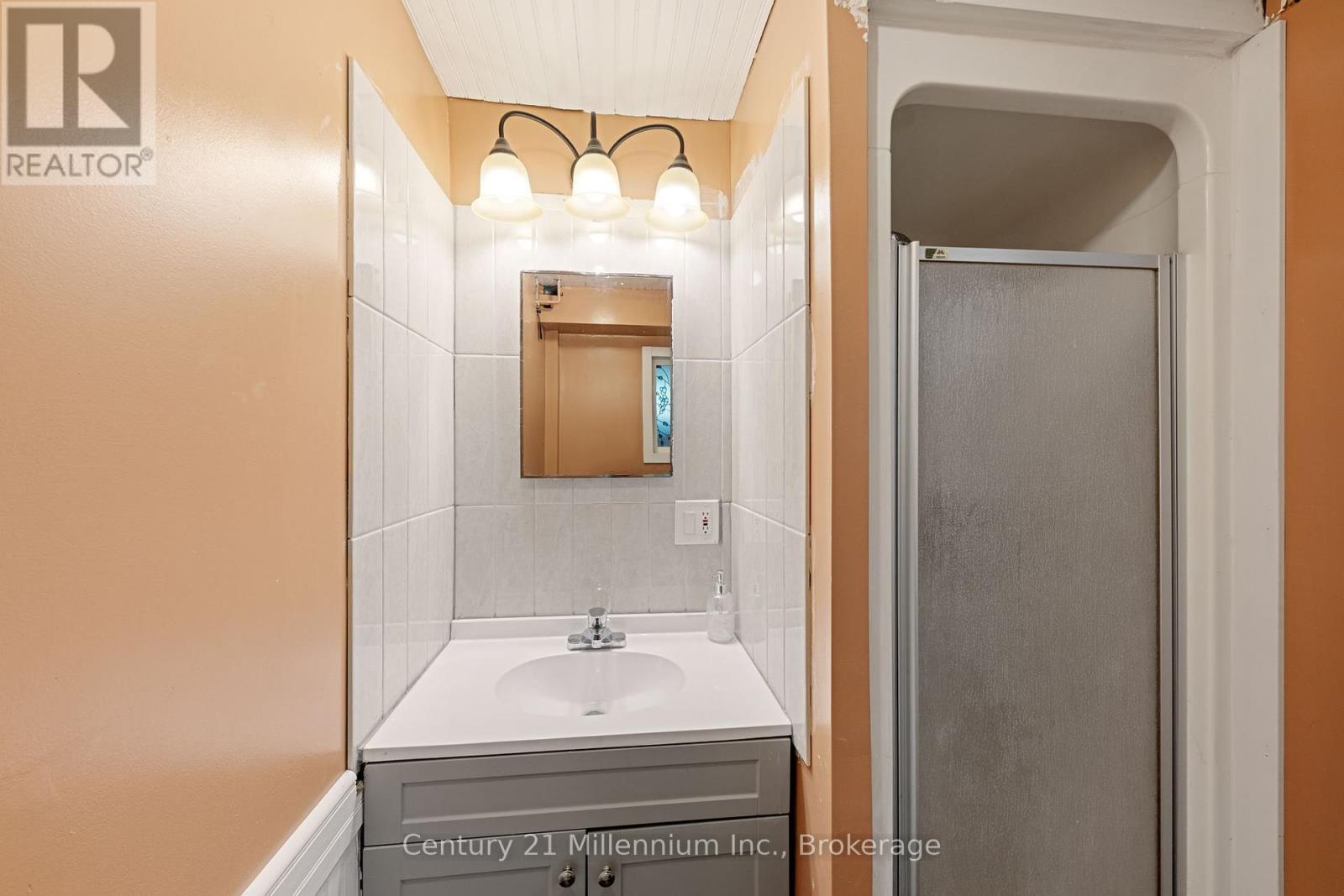 108 Ansley Road, Wasaga Beach, Ontario  L9Z 2N5 - Photo 32 - S12443014