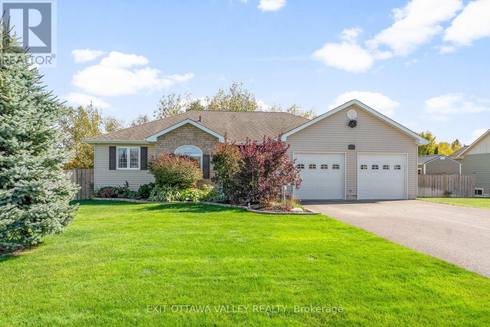 1 FERN GULLY LANE, Whitewater Region, Ontario