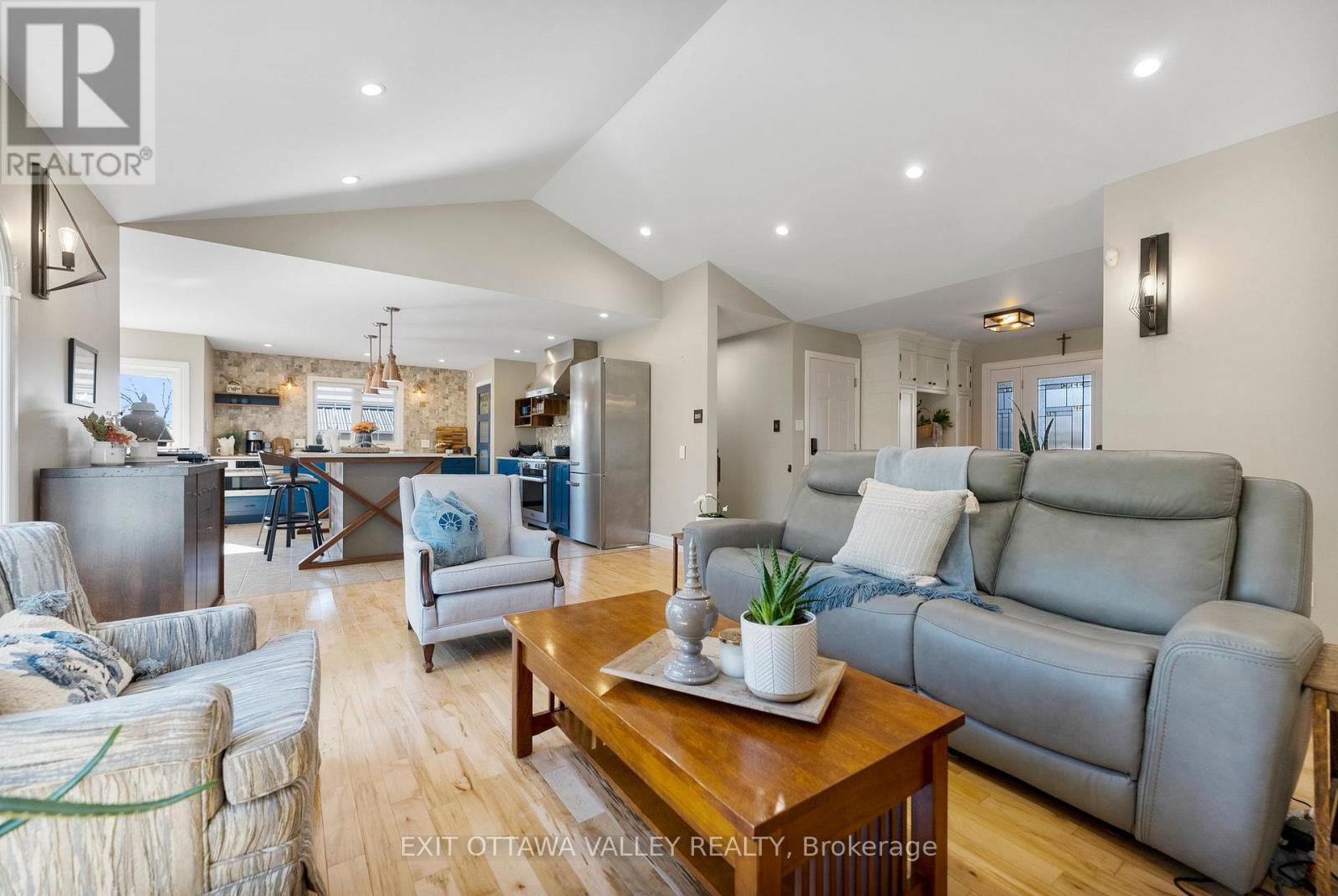 1 Fern Gully Lane, Whitewater Region, Ontario  K0J 1C0 - Photo 10 - X12442975
