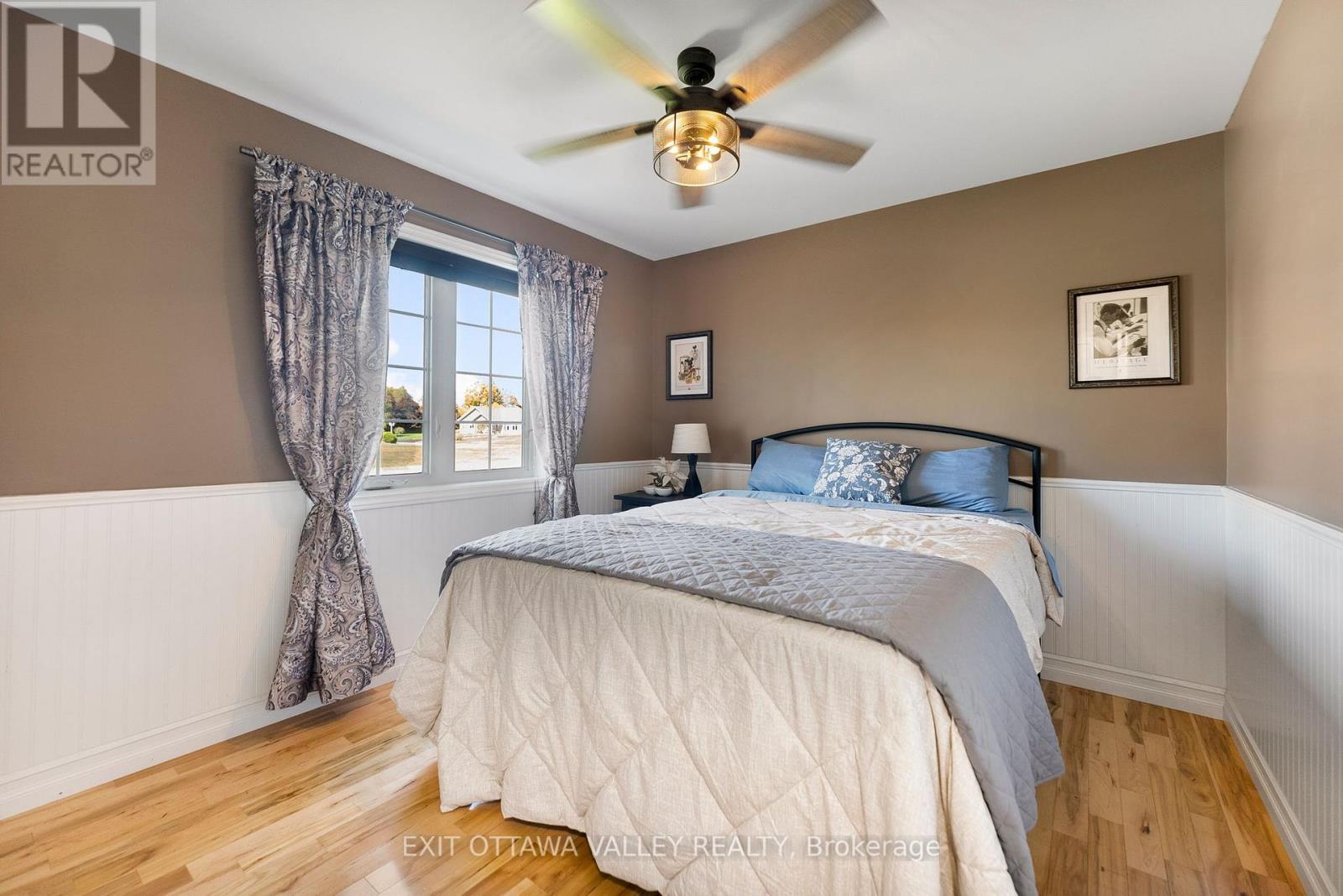 1 Fern Gully Lane, Whitewater Region, Ontario  K0J 1C0 - Photo 22 - X12442975