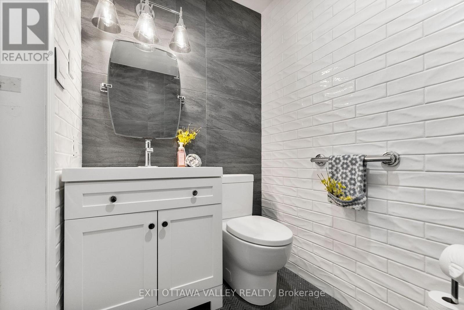 1 Fern Gully Lane, Whitewater Region, Ontario  K0J 1C0 - Photo 26 - X12442975