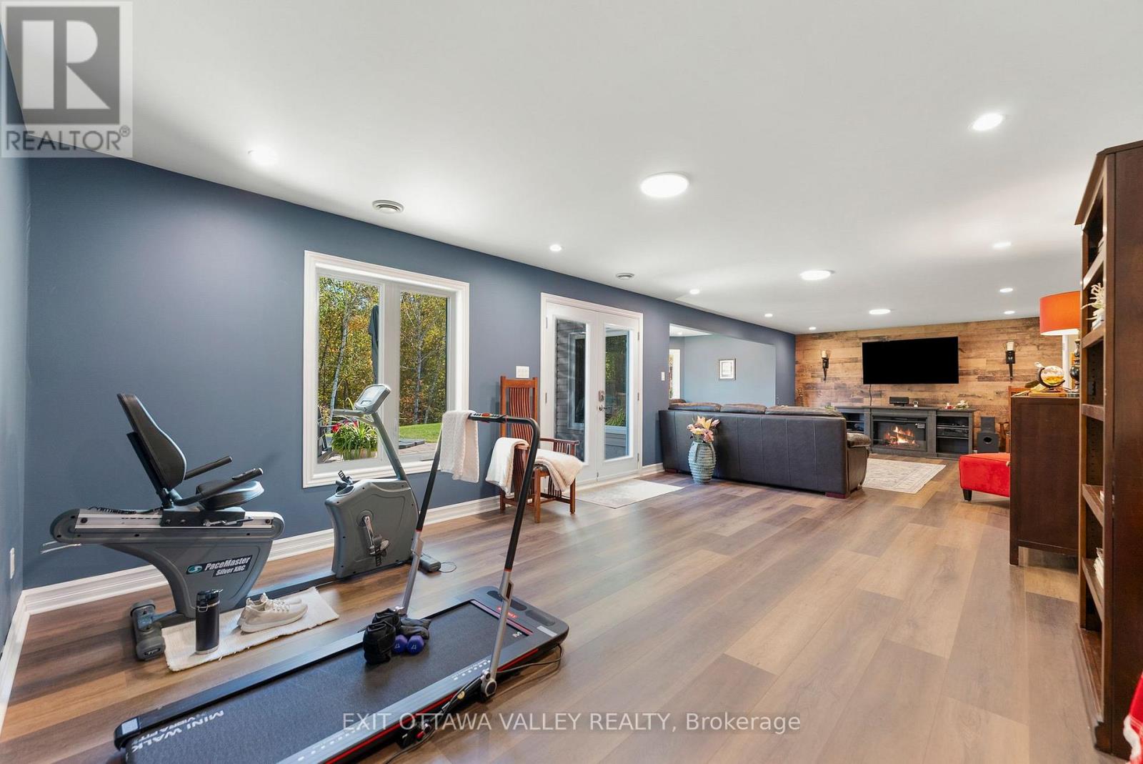 1 Fern Gully Lane, Whitewater Region, Ontario  K0J 1C0 - Photo 33 - X12442975