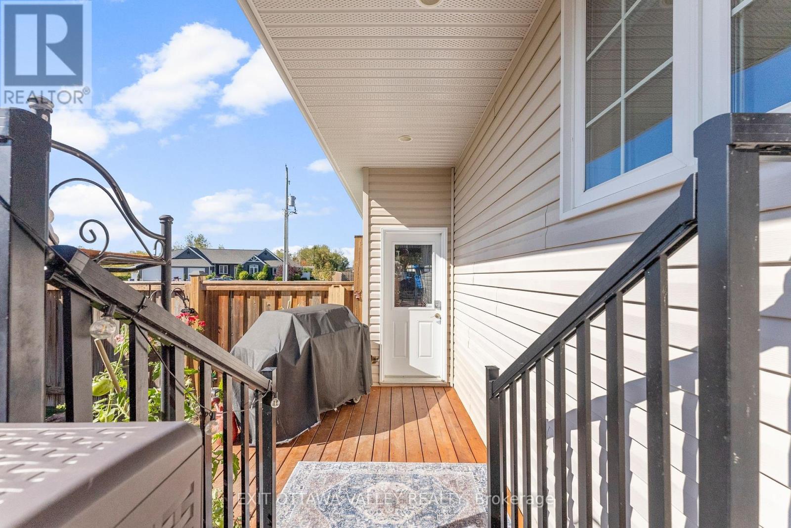 1 Fern Gully Lane, Whitewater Region, Ontario  K0J 1C0 - Photo 39 - X12442975