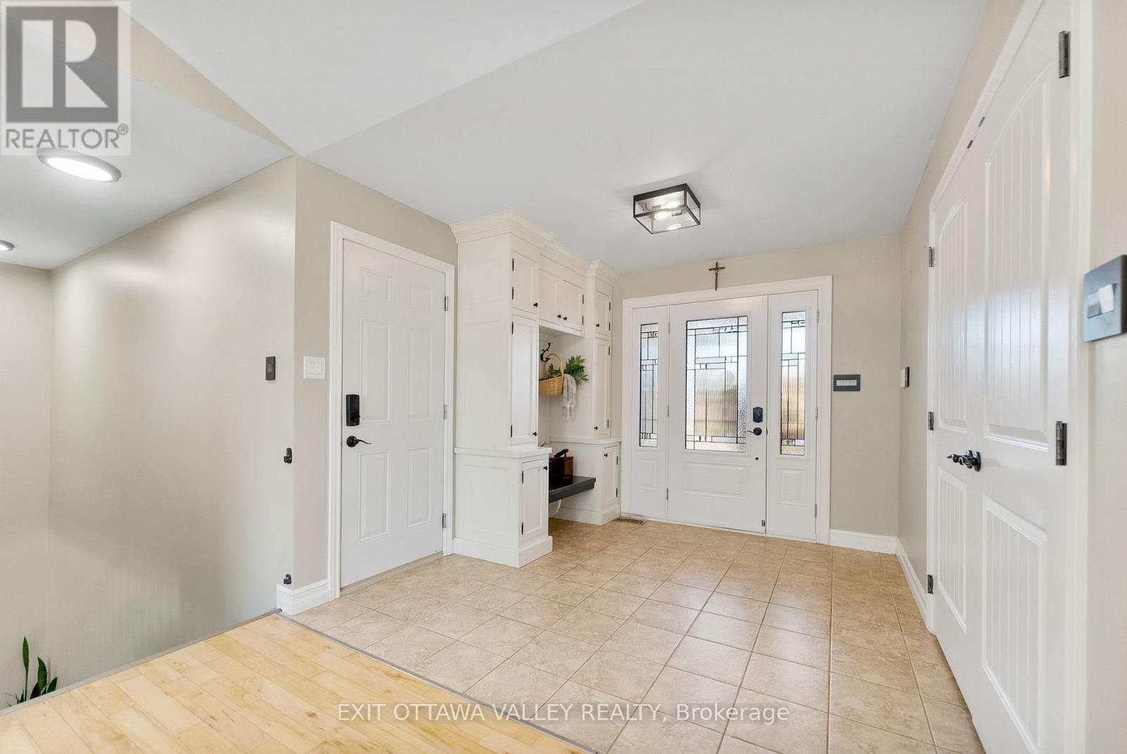 1 Fern Gully Lane, Whitewater Region, Ontario  K0J 1C0 - Photo 6 - X12442975