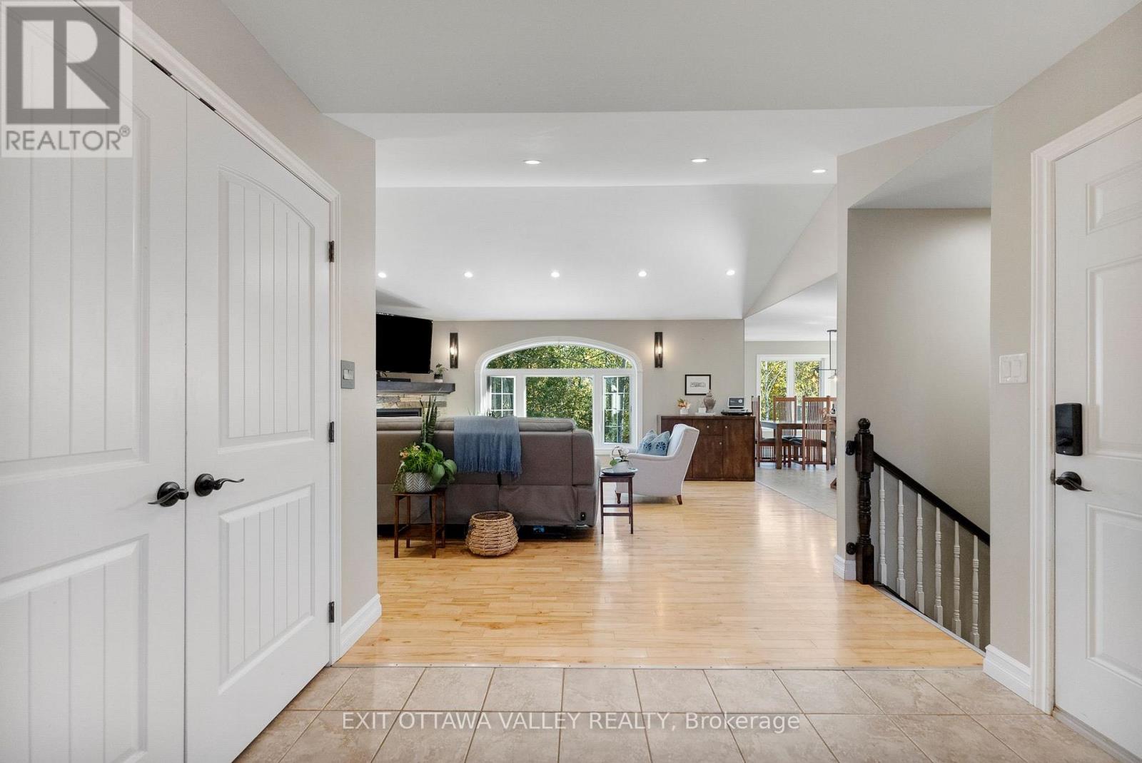 1 Fern Gully Lane, Whitewater Region, Ontario  K0J 1C0 - Photo 7 - X12442975