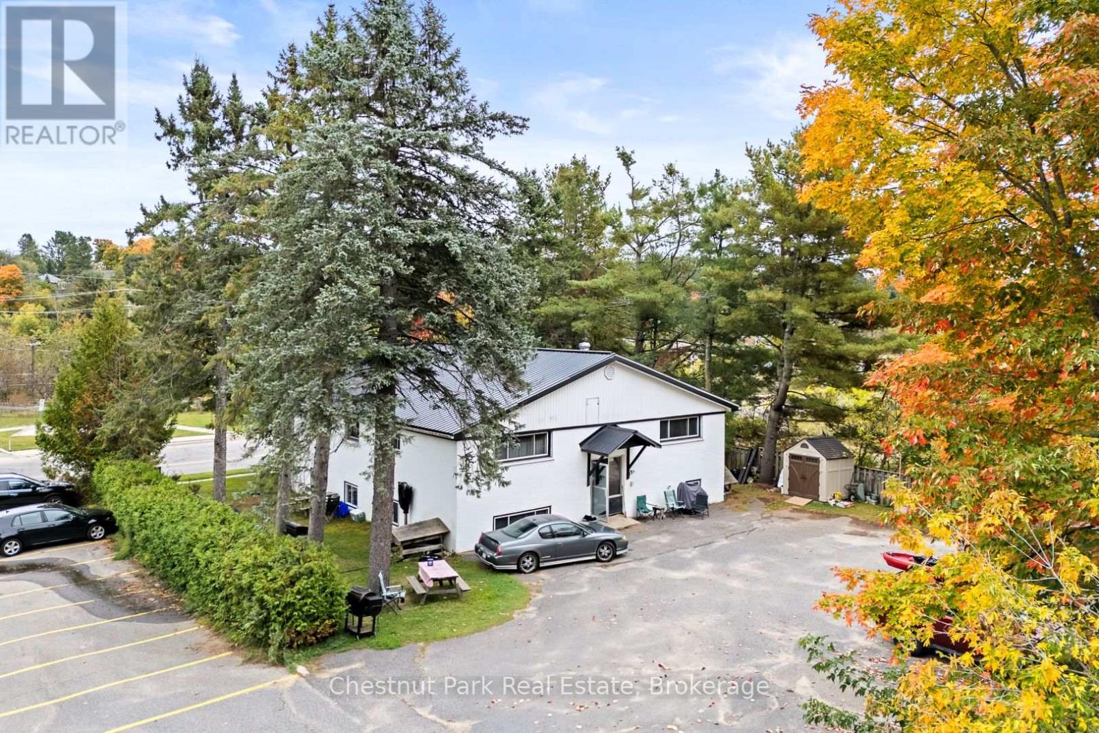 84 Hiram Street, Bracebridge, Ontario  P1L 1S6 - Photo 2 - X12443019
