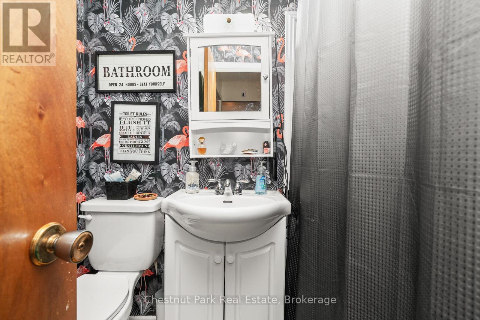 84 Hiram Street, Bracebridge, Ontario  P1L 1S6 - Photo 12 - X12443019