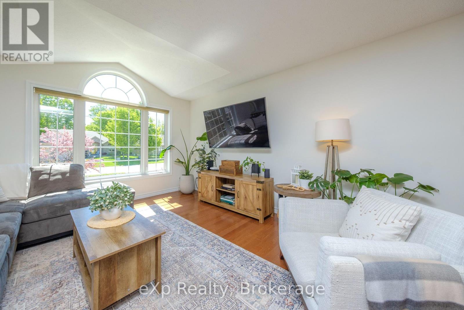 348 Stickel Street, Saugeen Shores, Ontario  N0H 2C1 - Photo 10 - X12443059