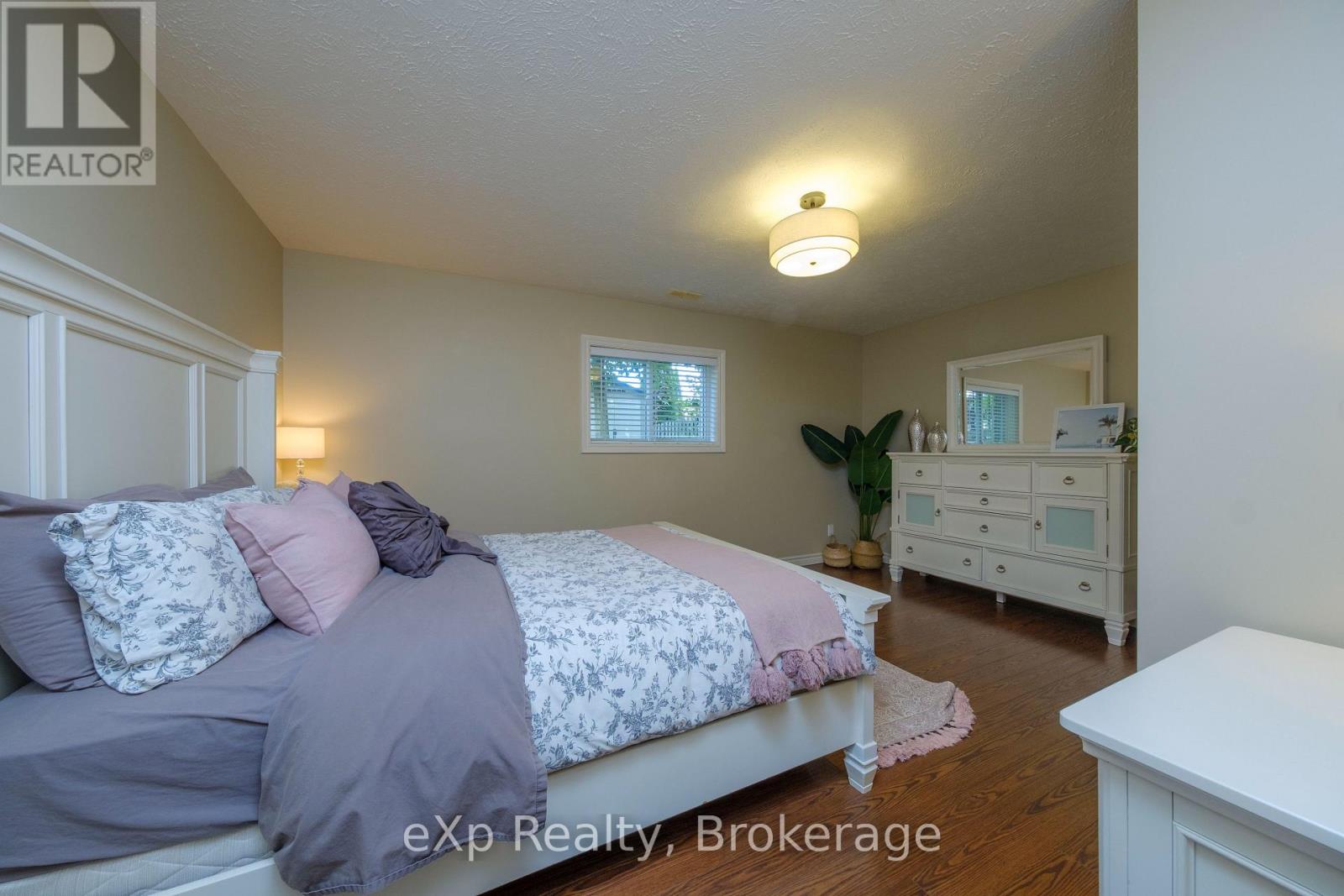 348 Stickel Street, Saugeen Shores, Ontario  N0H 2C1 - Photo 24 - X12443059