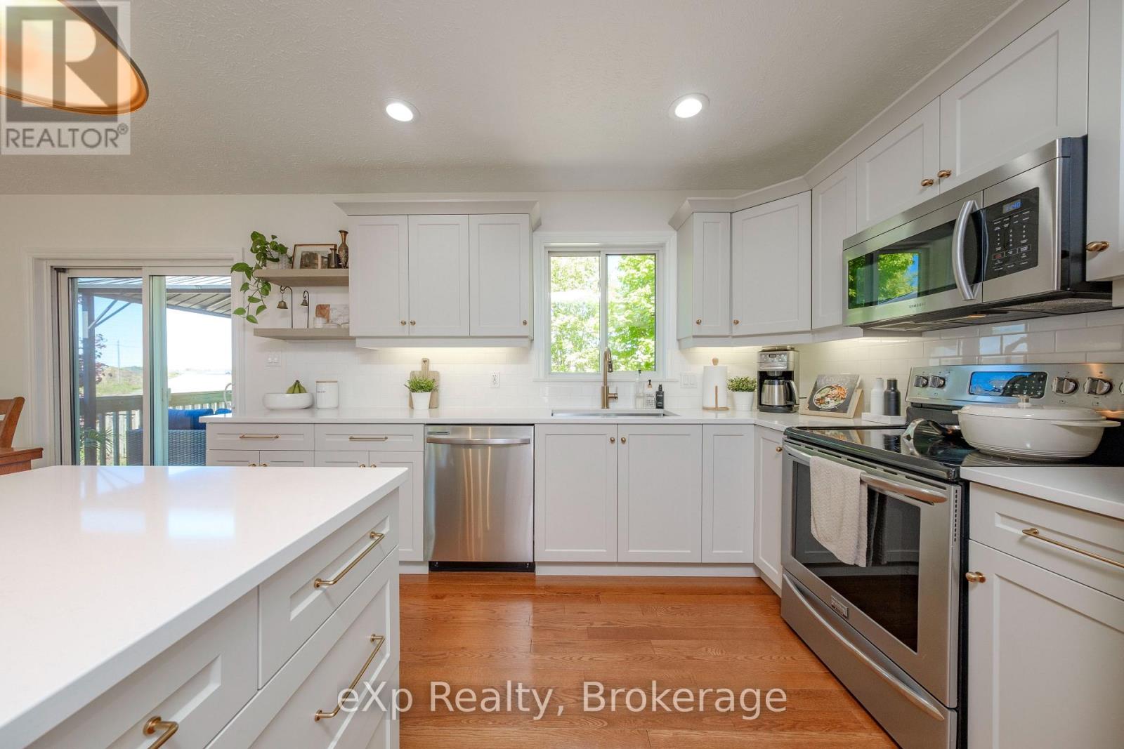 348 Stickel Street, Saugeen Shores, Ontario  N0H 2C1 - Photo 4 - X12443059
