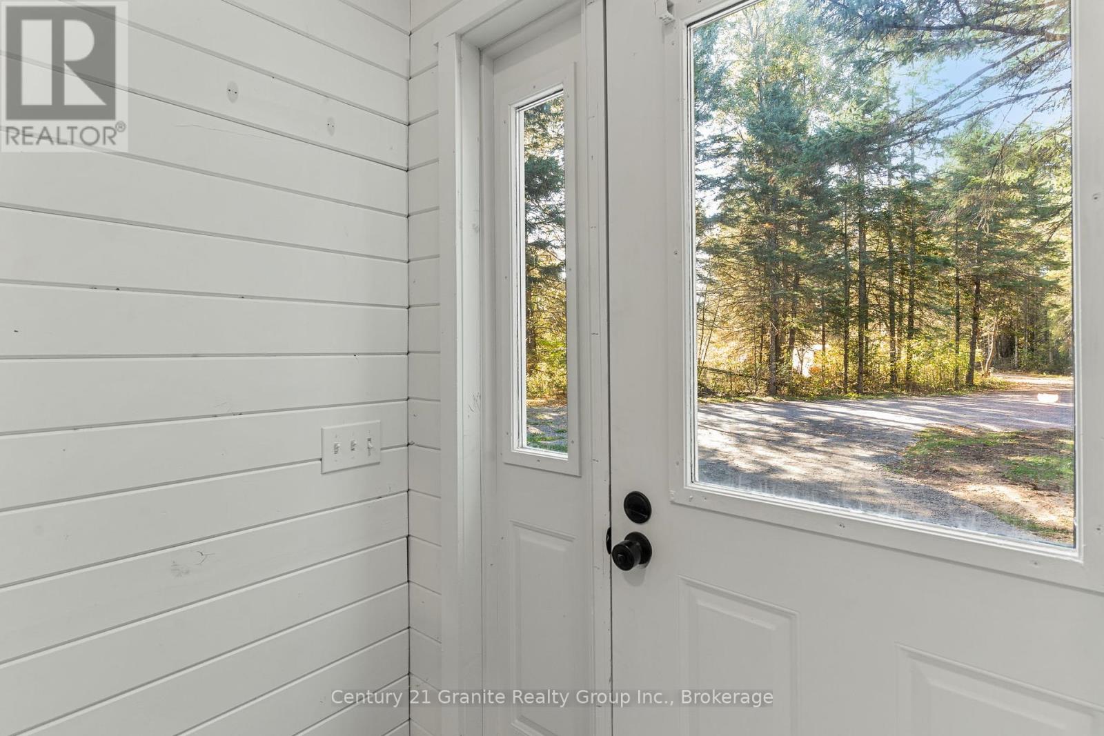 4739 Gelert Road, Minden Hills, Ontario  K0M 1S0 - Photo 10 - X12443105