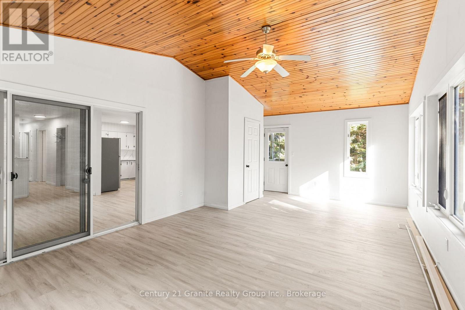 4739 Gelert Road, Minden Hills, Ontario  K0M 1S0 - Photo 14 - X12443105