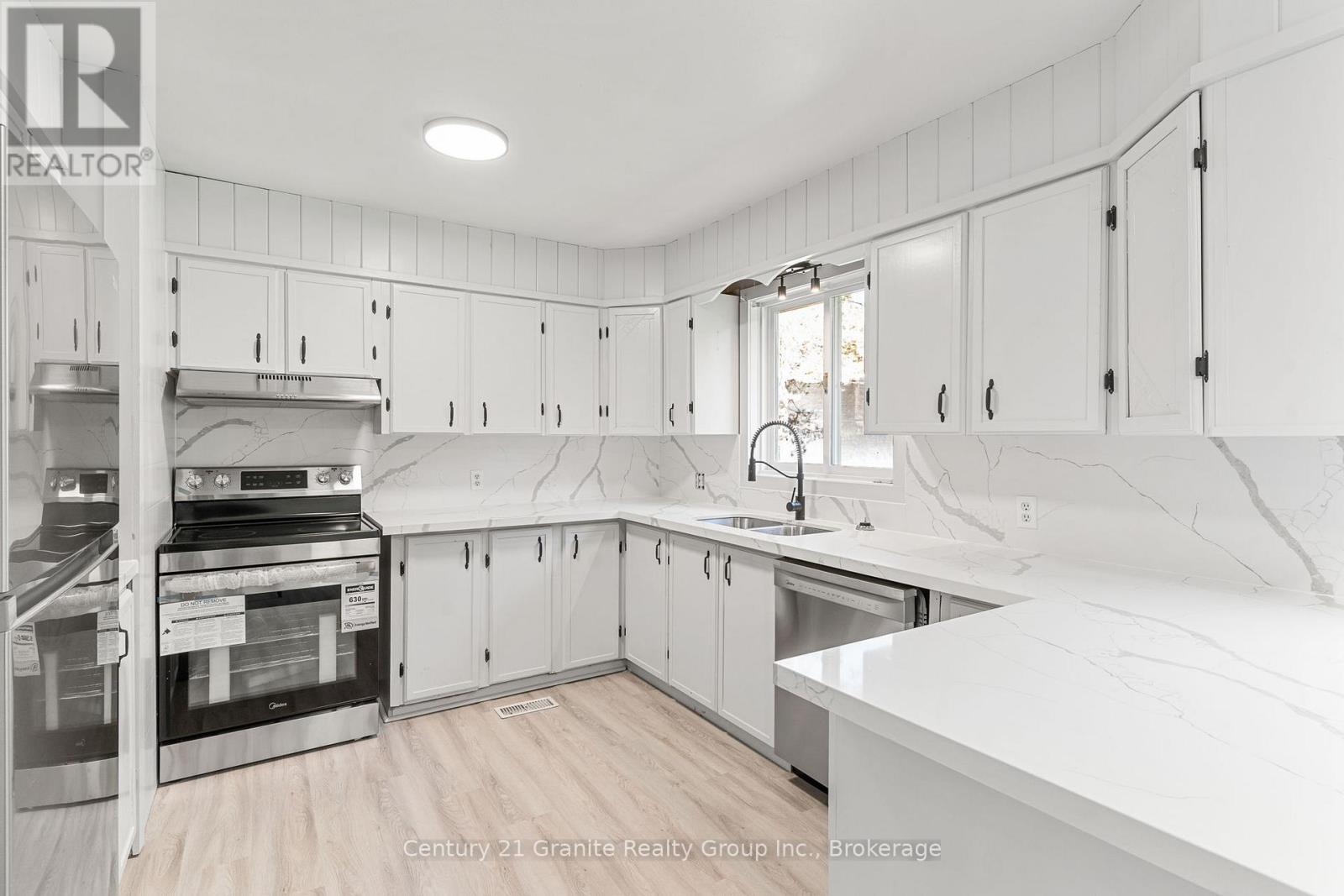 4739 Gelert Road, Minden Hills, Ontario  K0M 1S0 - Photo 18 - X12443105