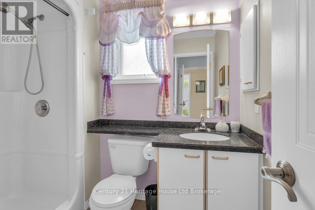 58 Wilkins Crescent, Tillsonburg, Ontario  N4G 5M5 - Photo 12 - X12443120