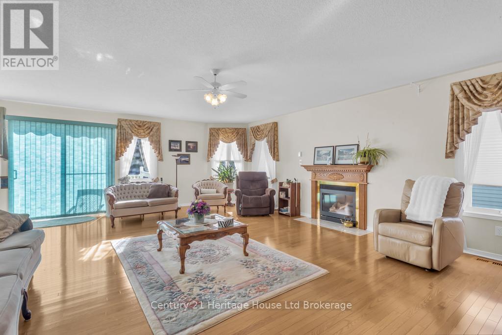 58 Wilkins Crescent, Tillsonburg, Ontario  N4G 5M5 - Photo 4 - X12443120