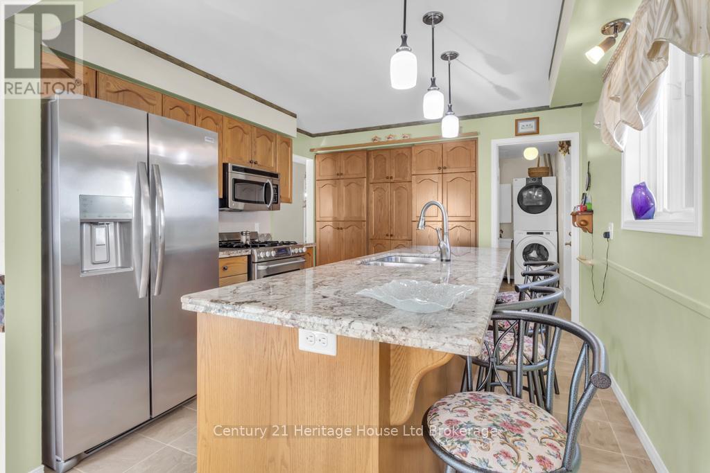58 Wilkins Crescent, Tillsonburg, Ontario  N4G 5M5 - Photo 7 - X12443120