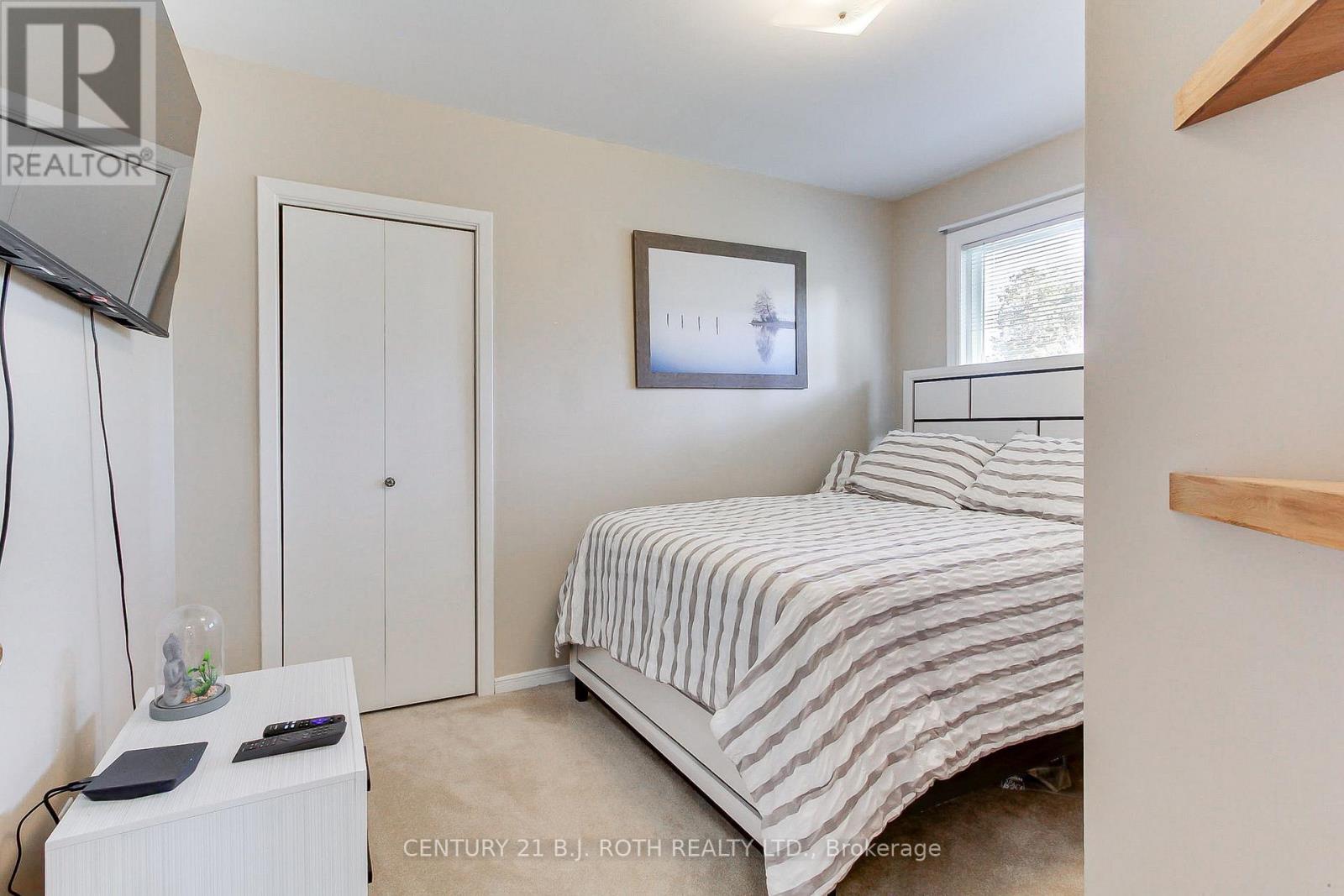 32 Franklin Beach Road, Georgina (Sutton & Jackson's Point), Ontario  L0E 1L0 - Photo 20 - N12442873