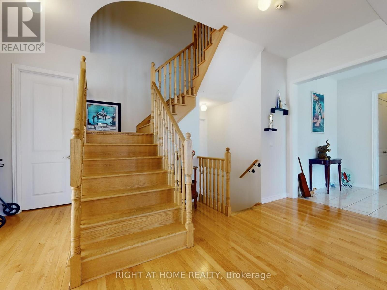 176 Sharon Creek Drive, East Gwillimbury (Sharon), Ontario  L9N 0P9 - Photo 19 - N12442885