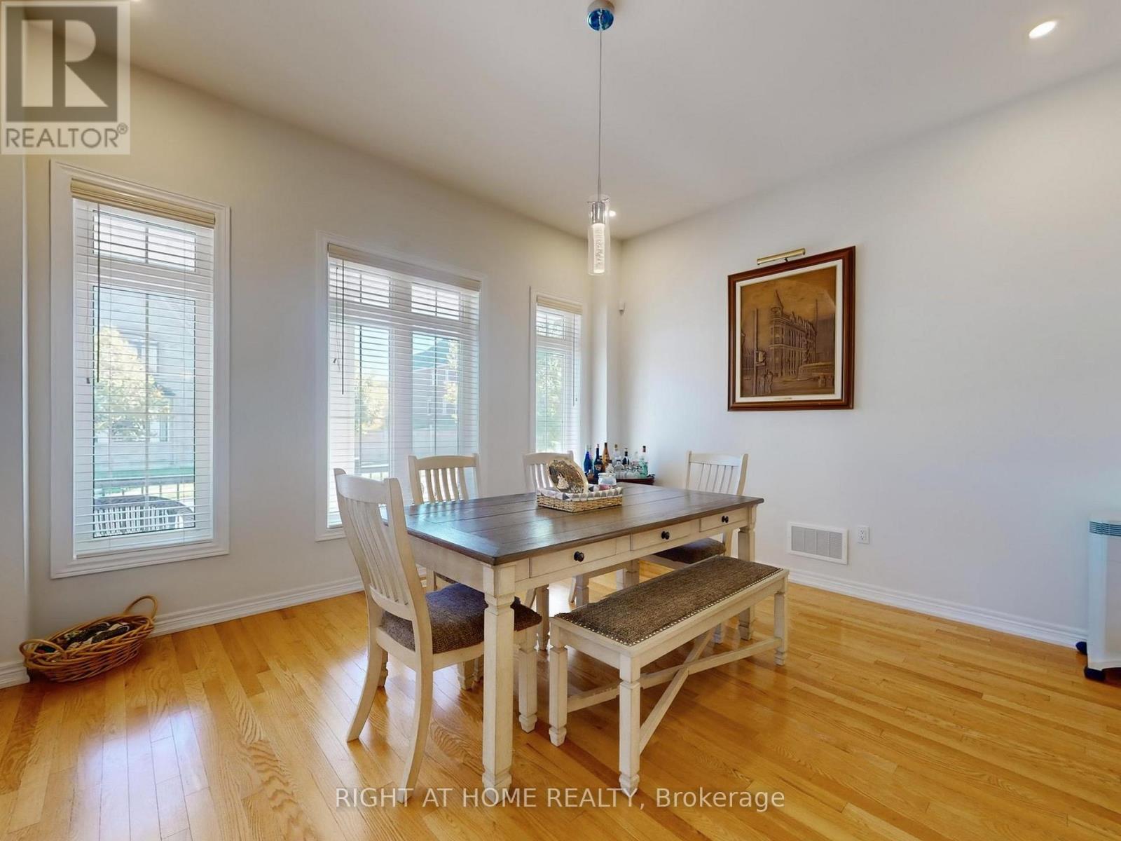 176 Sharon Creek Drive, East Gwillimbury (Sharon), Ontario  L9N 0P9 - Photo 22 - N12442885