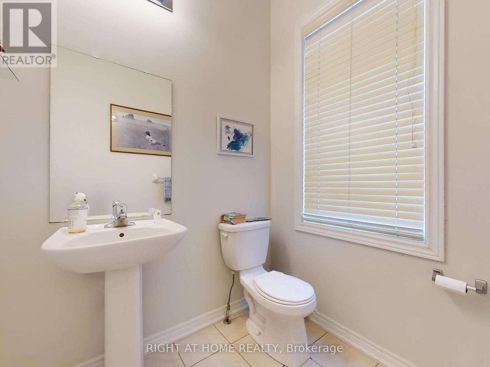 176 Sharon Creek Drive, East Gwillimbury (Sharon), Ontario  L9N 0P9 - Photo 23 - N12442885